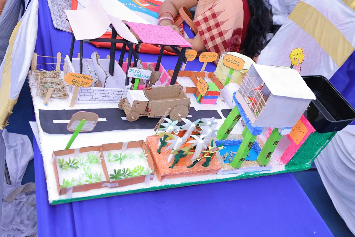 School kids from various blocks across Western Odisha participated in the exhibition & stole the spotlight with their 3D projects at the summit, showcasing advancements & technologies for enhanced dairy production. 
#wods2023
#westernodishadairysummit #DairyRevolution