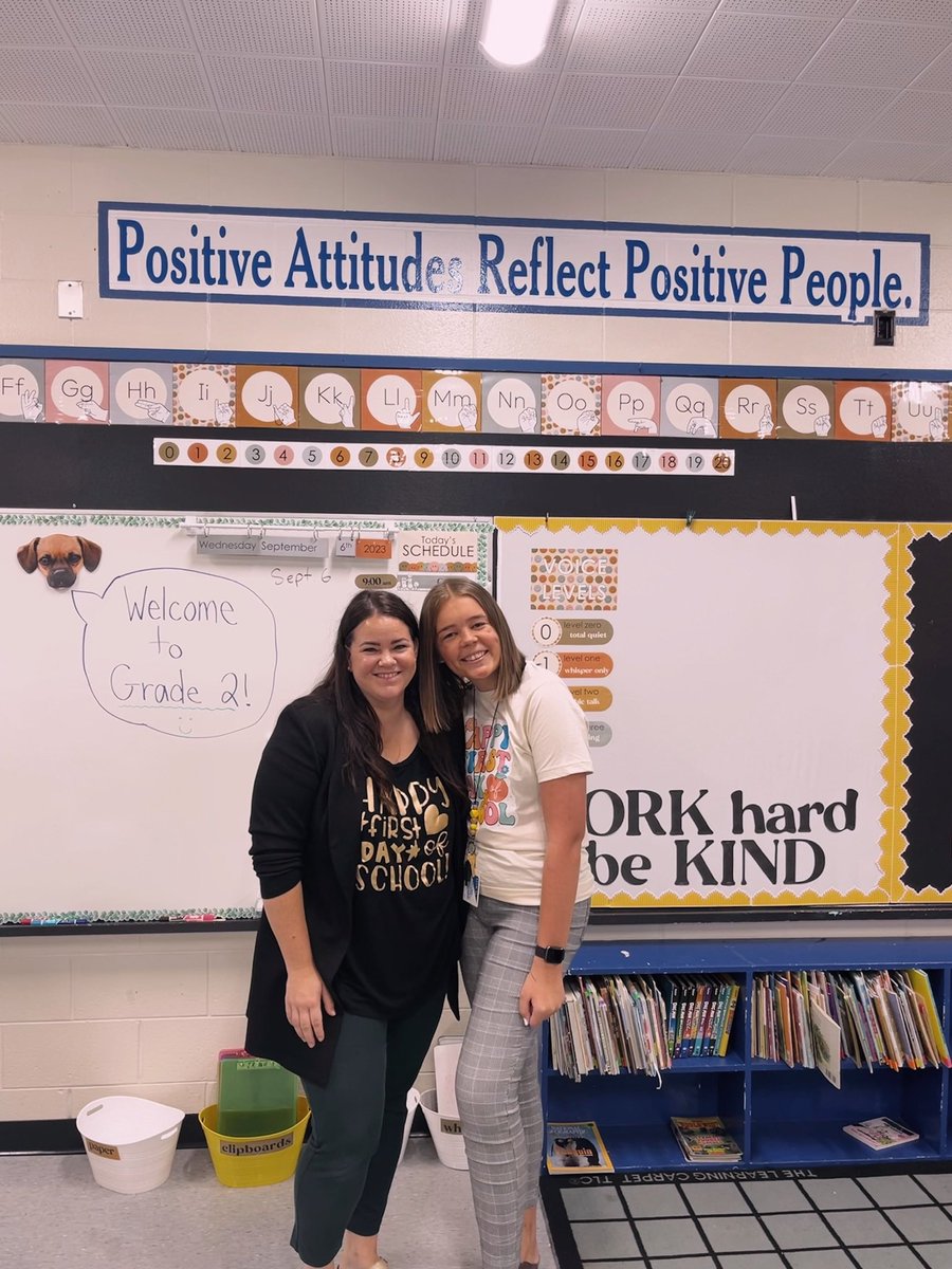 Day 4: this super teacher inspires me with her passion and love for teaching! 

<a href="/TweetTheHallsMB/">TweetTheHalls</a>