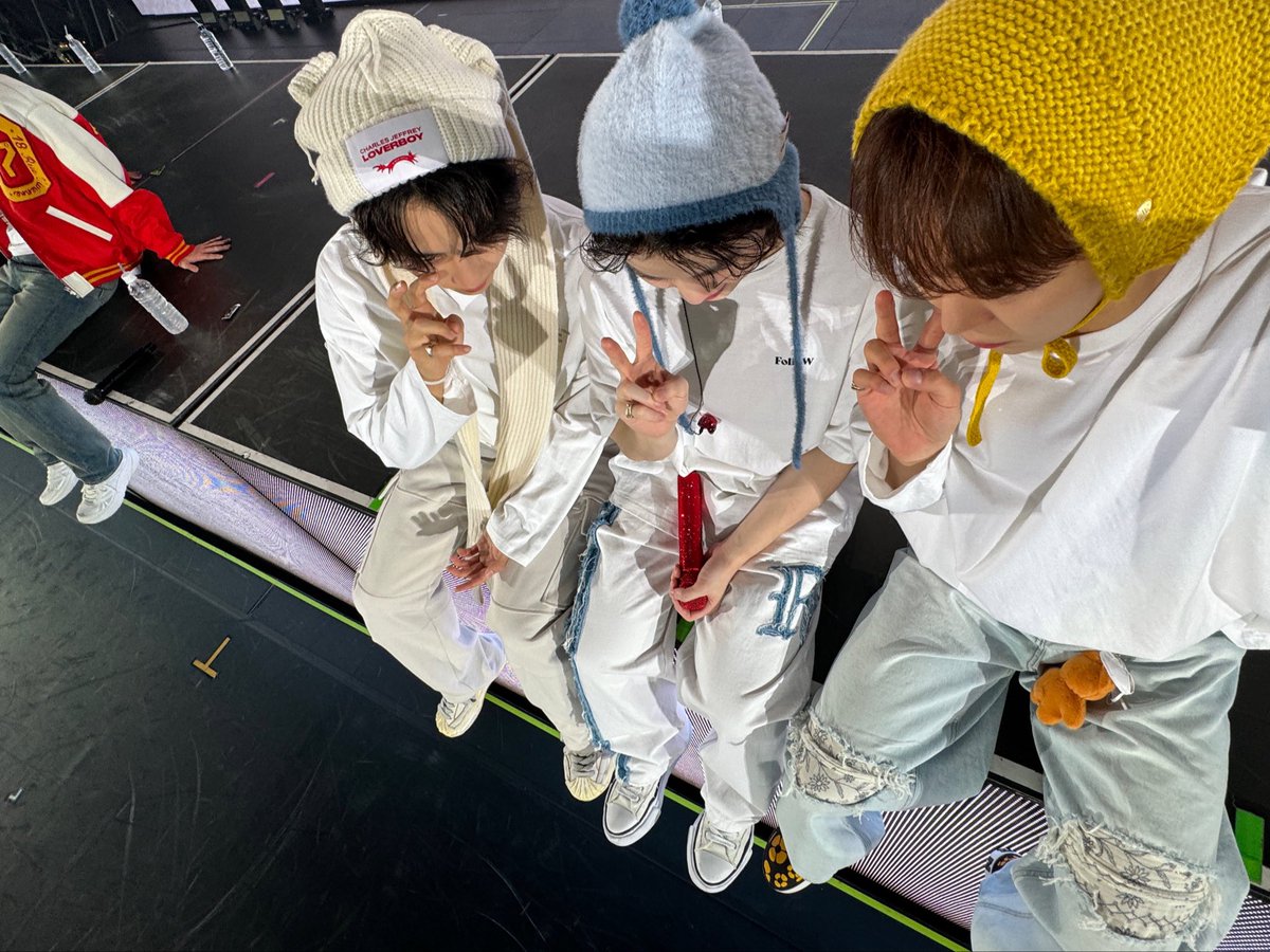 sounds_of_cheol's tweet photo. jeonghan, woozi, seungkwan 🤍🩵💛 https://t.co/fmEc2DSW42