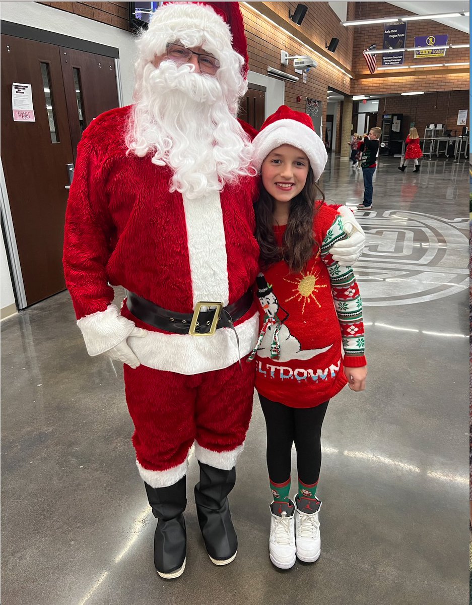 Meadowbrook111's tweet photo. MB families!  What a special night we had last evening at the Merry Mixer and our Christmas concert.  Thank you for coming out to have some refreshments and fellowship.  A special thank you to our family engagement team for sponsoring our merry mixer. 
#differencemakers https://t.co/Tvai1bQN7j