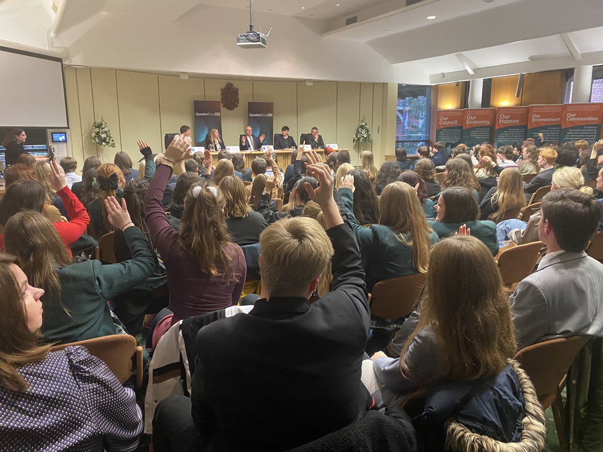 Right now there’s a lively debate at the #QTNK2023 QuestionTimeNK event on health inequalities and pressures, led by John Turner, chief exec of <a href="/NHSLincsICB/">NHS Lincolnshire ICB 💙</a>. Prompted by a question from a student <a href="/BranstonCA/">BranstonCA</a>, as a former pupil himself John said there are great job opps in health.