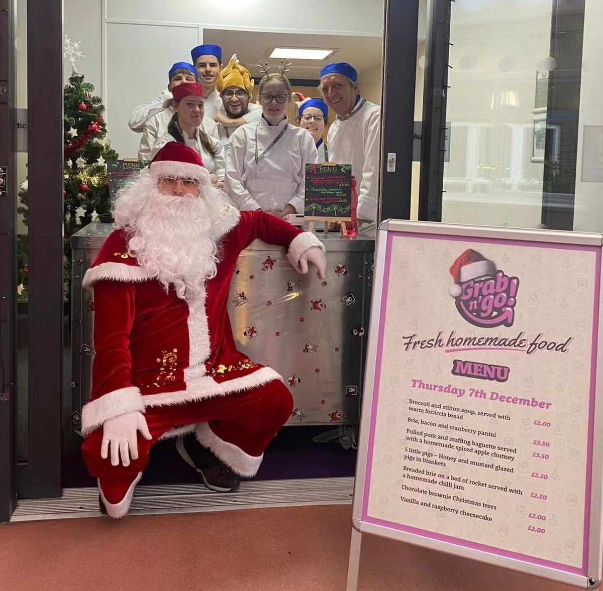 Santa opened today's 'Christmas Grab 'n' Go' which was all freshly made by our students. 🎅🏻  

Santa couldn't resist all the delights on offer and may have eaten too much, don't worry though, our next 'Grab and Go' will be available in the new year!

orlo.uk/bX3Xn