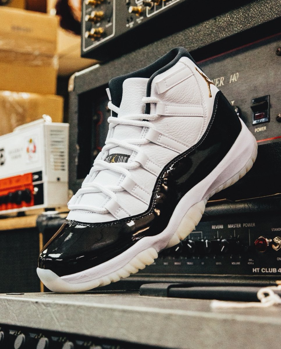 snkr_twitr's tweet image. AD: ACCESS LIVE w/shipping
Jordan Retro 11 'Gratitude'

Finishline sovrn.co/iapr8ss
JDsports sovrn.co/1m45jr2