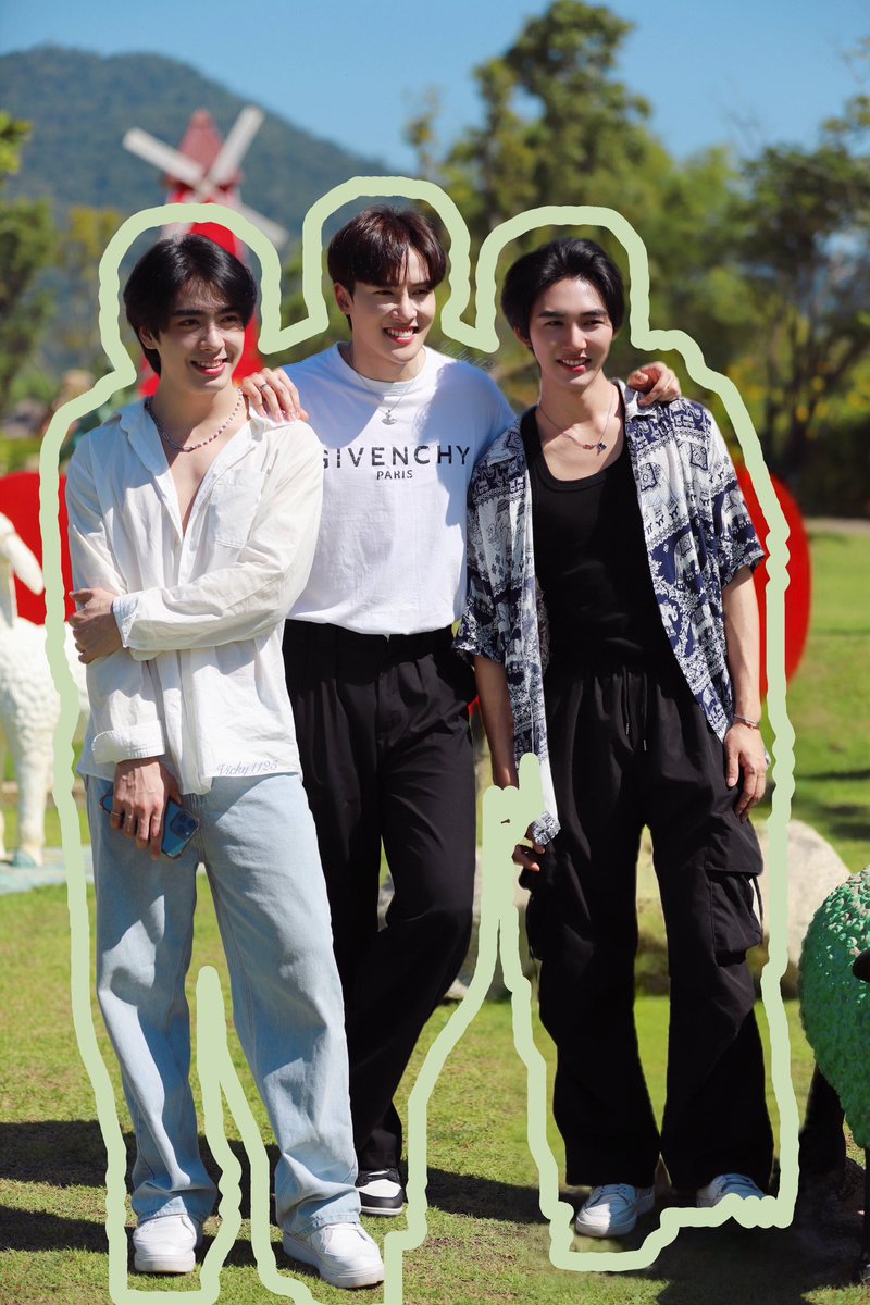 vicky11060521's tweet photo. #GungunThk #Lahplume #tea_kritsikorn
#WSeaBeachxGungunThk
@GungunThk @tea_ksn @pluem_siwakorn
📸🌊🪸🎤🏝️🤍✍ https://t.co/cylVh3TeXd
