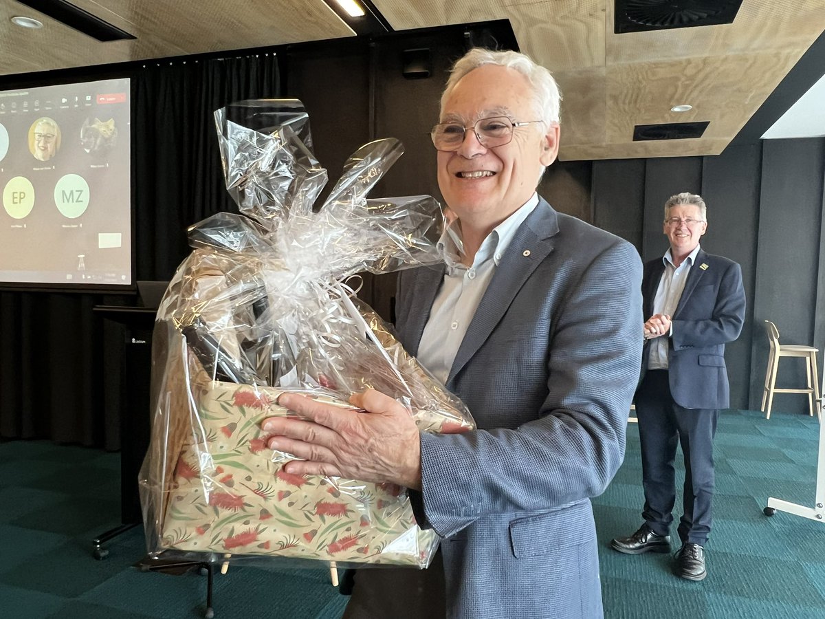 Professor Ray Chan tweet media