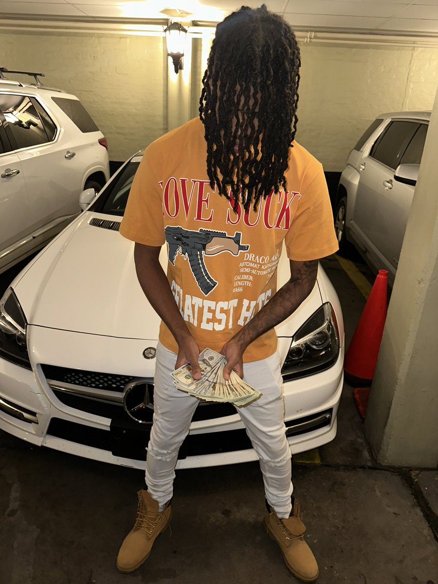 _2xscreamin's tweet photo. went and fucced his b**** made em break up like da warriors ⛹🏽‍♂️ 

#GramFam 🐯 https://t.co/xRqJFWHrQY