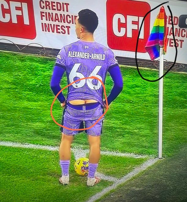 RabiaAlsharif's tweet photo. @Deji_mide @TrollFootball 😂😂😂😂 https://t.co/JrxxeGnh9m