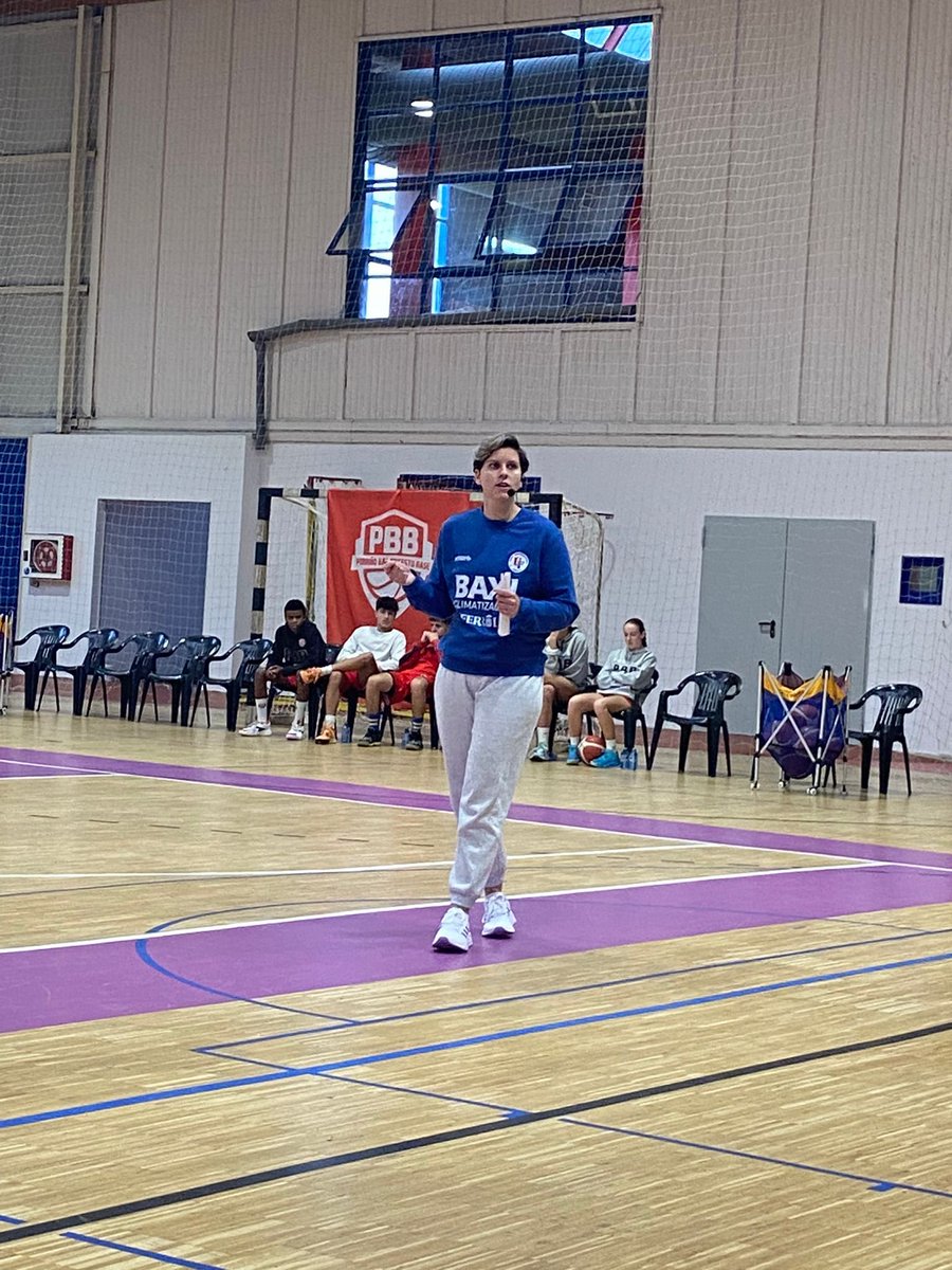 🔝 Máxima satisfacción tras o “Clínic Formativo Porriño” que vivimos este mércores grazas a 🤝<a href="/PBBbaloncesto/">Porriño Baloncesto Base</a> e Concello! 

🔹Impecables as sesións de <a href="/jotacuspi/">Jota Cuspinera</a> @GonzaRguez <a href="/AlbertoCorby33/">Alberto Corbacho</a> e 
<a href="/patricabrera8/">Patricia Cabrera Argüello</a> 
aos que agradecemos ao máximo a súa implicación 👏

🤗E a todos os