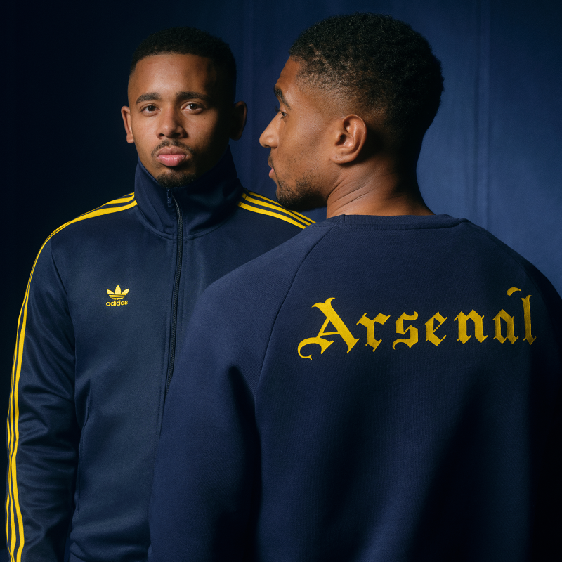 Arsenal's tweet photo. Introducing the new Originals Essentials Collection 🔥

Combining Arsenal heritage with adidas class - shop now on Arsenal Direct👇

🤝 @adidasfootball