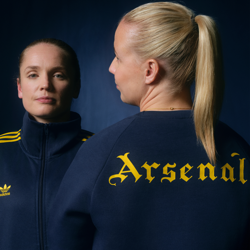 Arsenal's tweet photo. Introducing the new Originals Essentials Collection 🔥

Combining Arsenal heritage with adidas class - shop now on Arsenal Direct👇

🤝 @adidasfootball