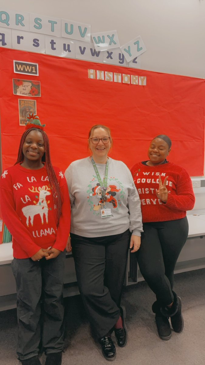 Year 12 Christmas jumpers 🎄🧑🏻‍🎄🎅🏻<a href="/AmazingNusa/">GrownAtNUSA 🌳</a> <a href="/NUSASixthForm/">NUSA Sixth Form</a> Getting in the Christmas spirit holly, jolly Xmas ❄️☃️🍭#amazingnusa #blessed