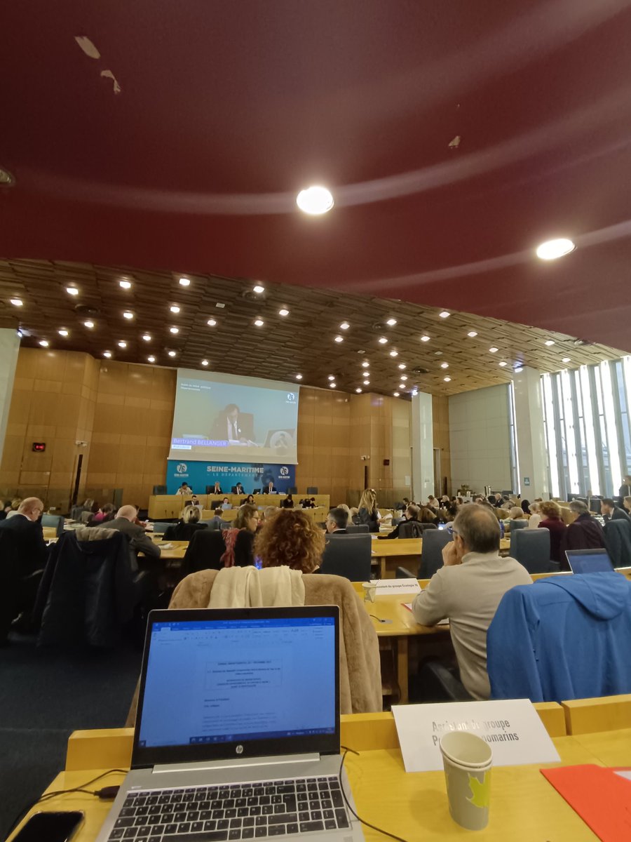 🕛Dernier Conseil Départemental de l'année avec une séance axée majoritairement sur de gros enjeux sociaux et médico-sociaux sur lesquels nous avons eu de cesse d'intervenir cette année 💪
(schéma unique des solidarités, services aux familles, actualisation du PRIAC 2024,FSL..)