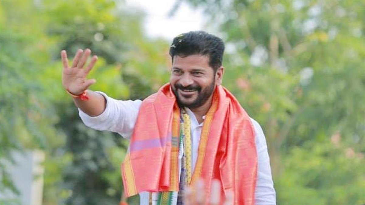 heromurari's tweet photo. రేవంత్ రెడ్డి గారు తెలంగాణ  ముఖ్యమంత్రి పదవి బాధ్యతలు స్వీకరించిన   మా రేవంతన్నకు ఆంధ్రప్రదేశ్ ఐదు కోట్ల మంది ప్రజలు తరపున శుభాకాంక్షలు  💐💐 🙏🙏   
మీ హీరోమురారి #TelanganaCM #RevanthAnna #muraristudio

 #RevanthForTelanganaCM 

 @revanth_anumula  
#heromurari  
 #India #ap https://t.co/OUDRdSRz9S