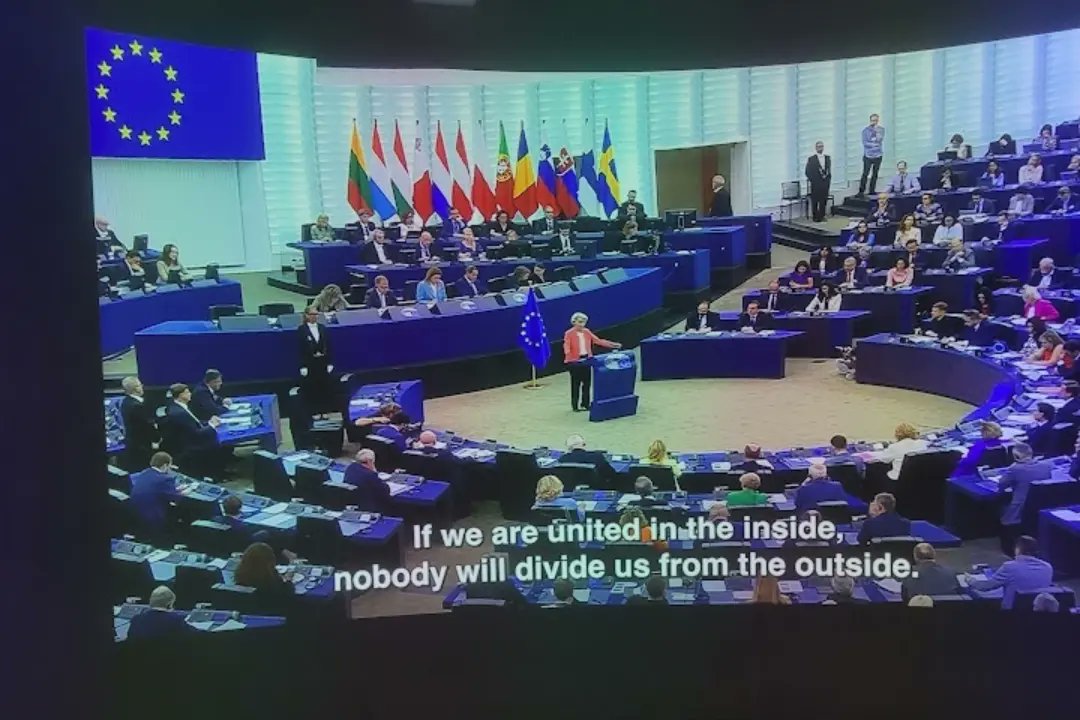 holaextremundo's tweet photo. Aquí nos sumergimos virtualmente, y dentro de un entorno lúdico e interactivo, en el funcionamiento, las prioridades y las principales políticas de la Comisión Europea, así como en los valores de la Unión Europea🇪🇺 https://t.co/yMsE2faQ9p
