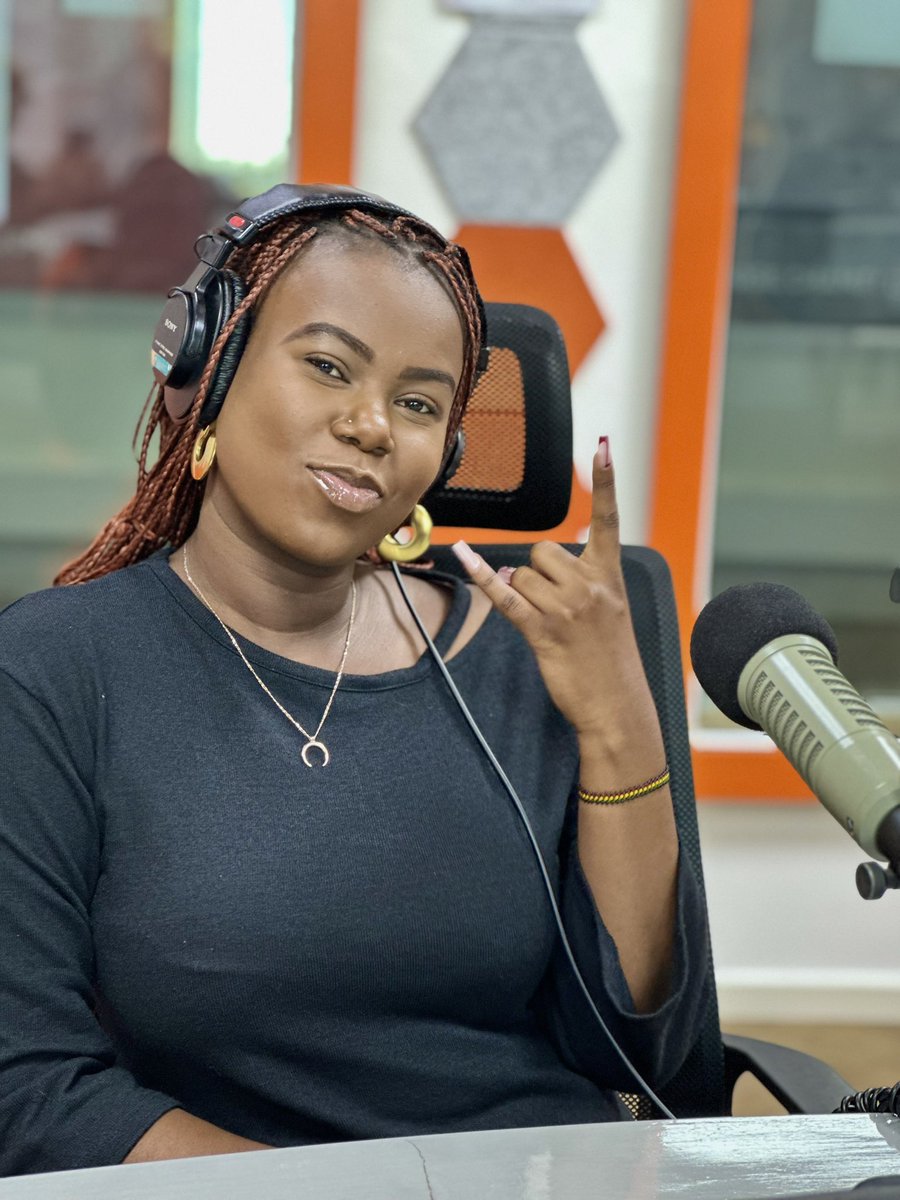 TraceEastAfrica's tweet photo. Guess who!? @groovyjowhoareyou ⚡️
Tune in, Catch a vibe. In studio #TRACECity with @kibare_jojo
#GroovyJo https://t.co/lNbt7PWHUC