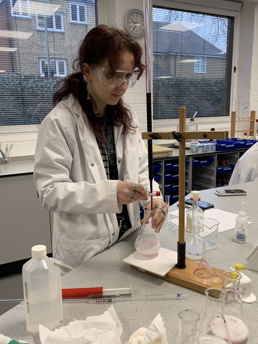 STAHSChemistry's tweet photo. Sixth form chemists are dying to discover the percentage of peroxide in hair dye. #WomenInSTEM #becausewereworthit https://t.co/cIVQ11Afal