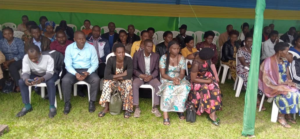 Mu Karere ka Gakenke hagiye kubera igikorwa cyo gutora abuzuza Inama Njyanama y'aka karere no gutora Umuyobozi w'Akarere mushya.
Abakandida 10 nibo biyamamarije gusimbura uwari Mayor Nizeyimana Jean Marie Vianney ku mwanya w'ubujyanama.

Inama Njyanama y'Akarere nimara kuzuzwa