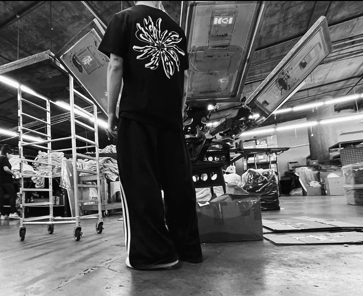 "Angel High" es la marca de ropa de <a href="/ImZachHerron/">Zach Herron</a> y Dylan Van Lengen. 

¡Su primera colección saldrá este 18 de Diciembre!

Seguí a <a href="/angelhighla/">ANGEL HIGH</a> para enterarte de todas las novedades acerca de la marca y para mostrar nuestro apoyo a Zach en este nuevo camino.