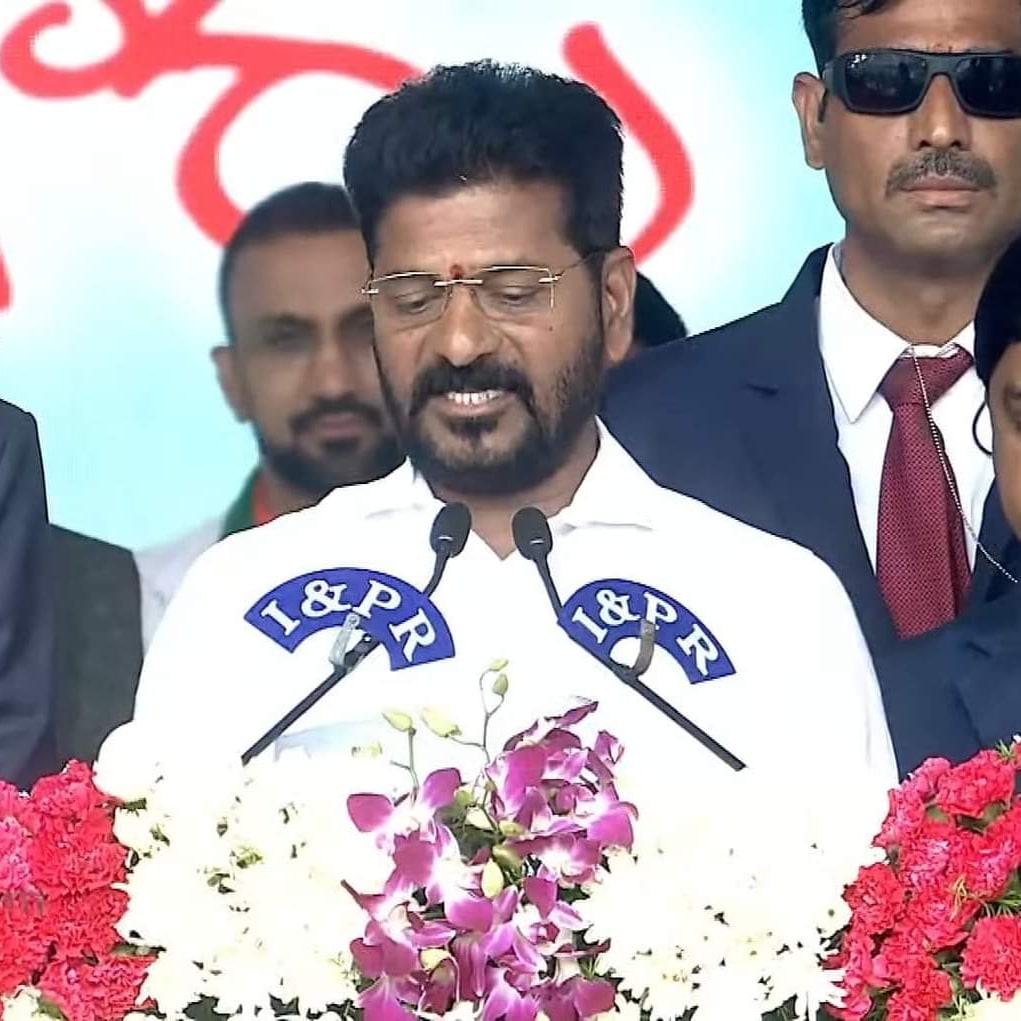 ferozkhaninc's tweet photo. Shri @revanth_anumula garu sworn in as Second Chief Minister of Telangana.
I am confident that under your stewardship, our state will reach new heights of success and development.
Once again, congratulations on this remarkable achievement.

Jai Congress🤚 https://t.co/AMSfhaDKFZ