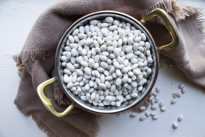 BenWork99's tweet image. Đậu Hải quân
Một cốc (182 gram) đậu hải quân nấu chín chứa khoảng:

Lượng calo: 255
Chất đạm: 15,0 gam
Chất xơ: 19,1 gam
Folate (vitamin B9): 64% RDI
Mangan: 48% RDI
Thiamine (vitamin B1): 29% RDI
Magie: 24% RDI
Sắt: 24% RDI