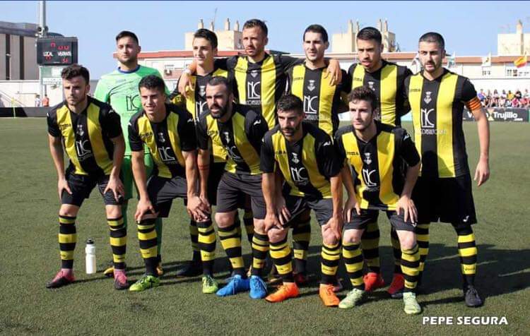 CFelanitx's tweet image. Play off 2b
Estadi Alfonso Murube 
@ADCeuta_FC vc @cefelanitx 
Foto històrica.