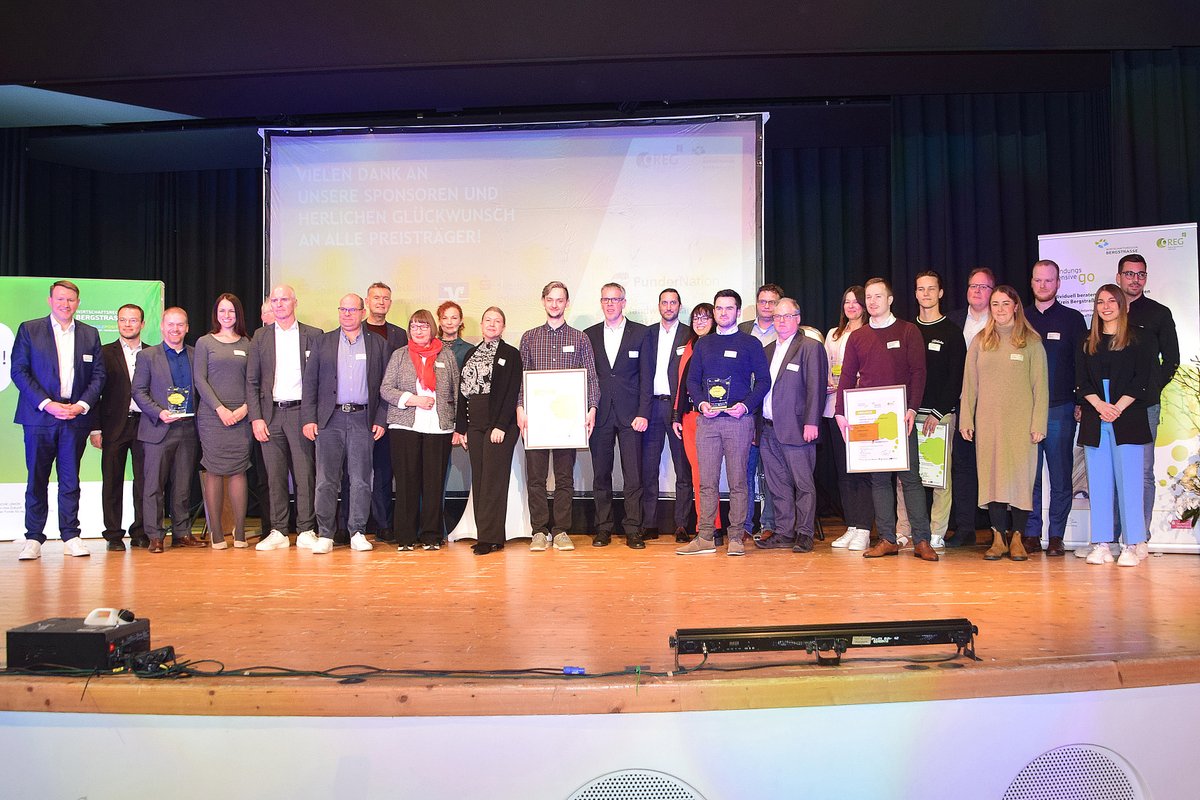 Die Preisträgerinnen + Preisträger im Gründungswettbewerb 2023 der Gründungsoffensive Bergstraße-Odenwald bekamen am Montag eine große Bühne im Bürgerhaus Mörlenbach. Unseren Nachbericht über die Veranstaltung finden Sie hier: t1p.de/60dpd #WirtschaftsregionBergstrasse