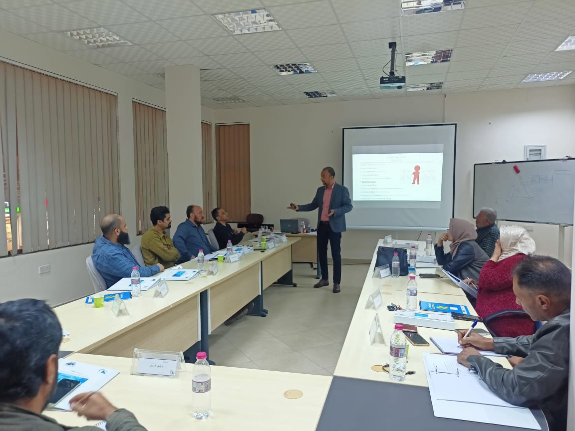 BalRafik's tweet photo. علي بركة الله، انطلقت هذا الاسبوع في مدينة بنغازي  دورة إدارة المشاريع الاحترافية PMP لمهندسي جهاز استثمار مياه النهر الصناعي، لصالح شركة القمة العالية للإستشارات و التدريب، نسأل الله التوفيق و السداد. https://t.co/HcVBu0ZMwV