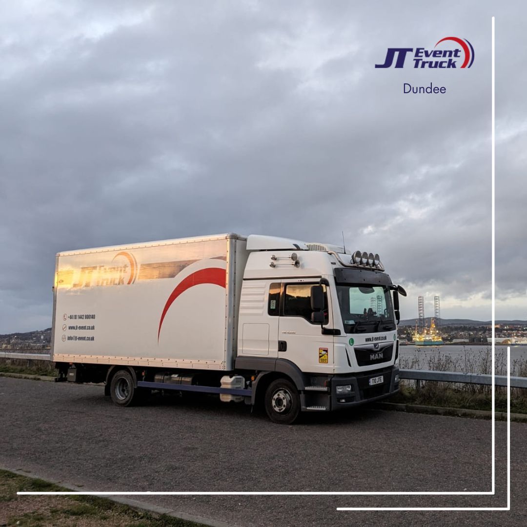JTEventTruck's tweet photo. Dundee from across the Tay. 

#jteventtruck #eventprofs #eventlogistics #eventtransport #hgvsolutions #transportsolutions #events #eventfreight #eventhaulage #fullproduction https://t.co/ReOBj7KsHn