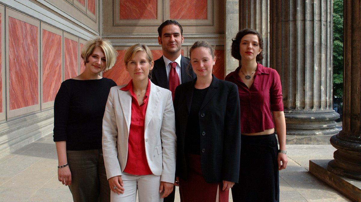 causales's tweet photo. 2003 habe ich die Agentur Causales gegründet und kann heute mit Dank auf einen Lifetime Achievement Award, 325 #Beratungsmandate, 18 verlegte Ausgaben des Jahrbuches #Kulturmarken, 12 #KulturInvest!-#Kongresse und 16 Preisverleihungen der Kulturmarken-#Awards zurückblicken. https://t.co/T8N66TXLqH