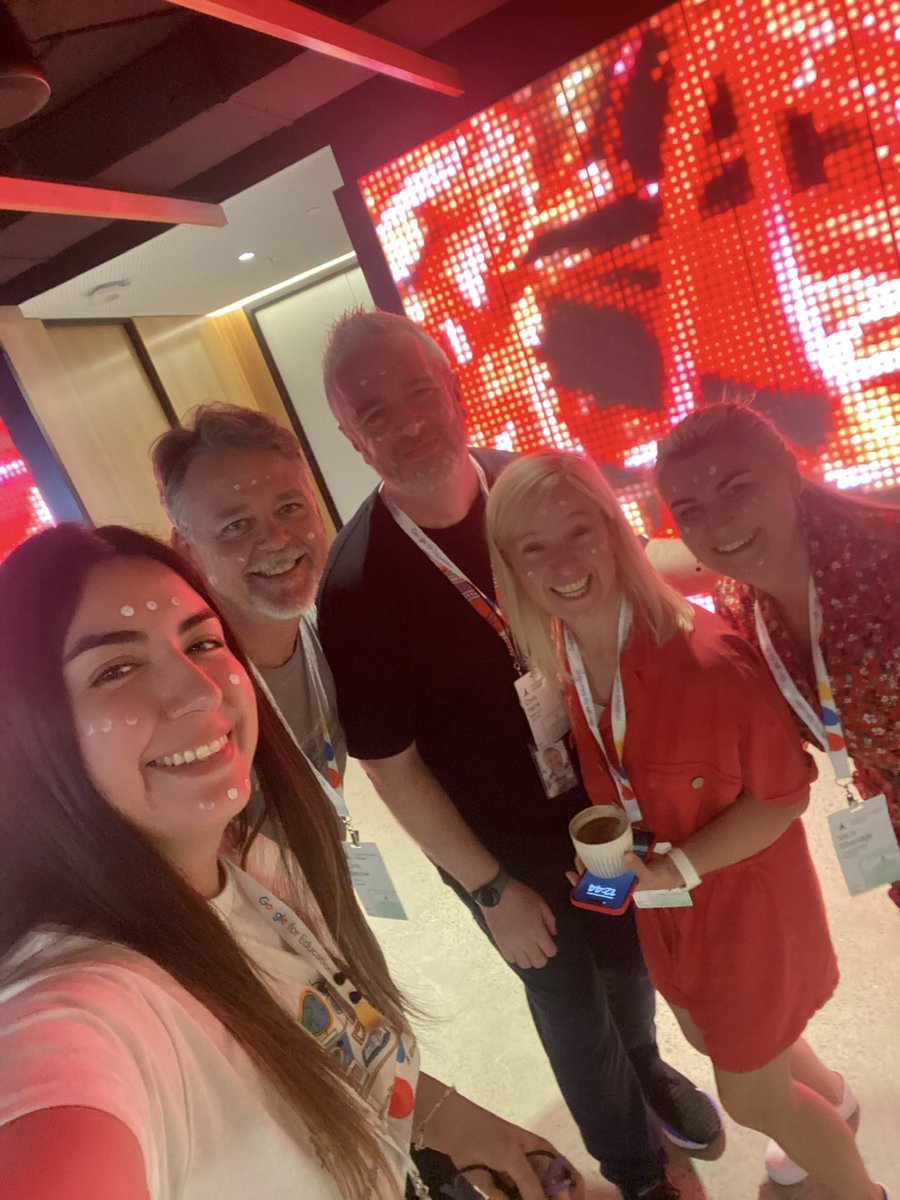 BeleUribe's tweet photo. The Google Champions Symposium has been a great experience and a  personal challenge. Thank you all for your kindness and for using captions in the presentations 🫶🏻 Let's go for the last day! 🇦🇺🇨🇱
 #googlechampions #sydney https://t.co/hS1gxYBOfo