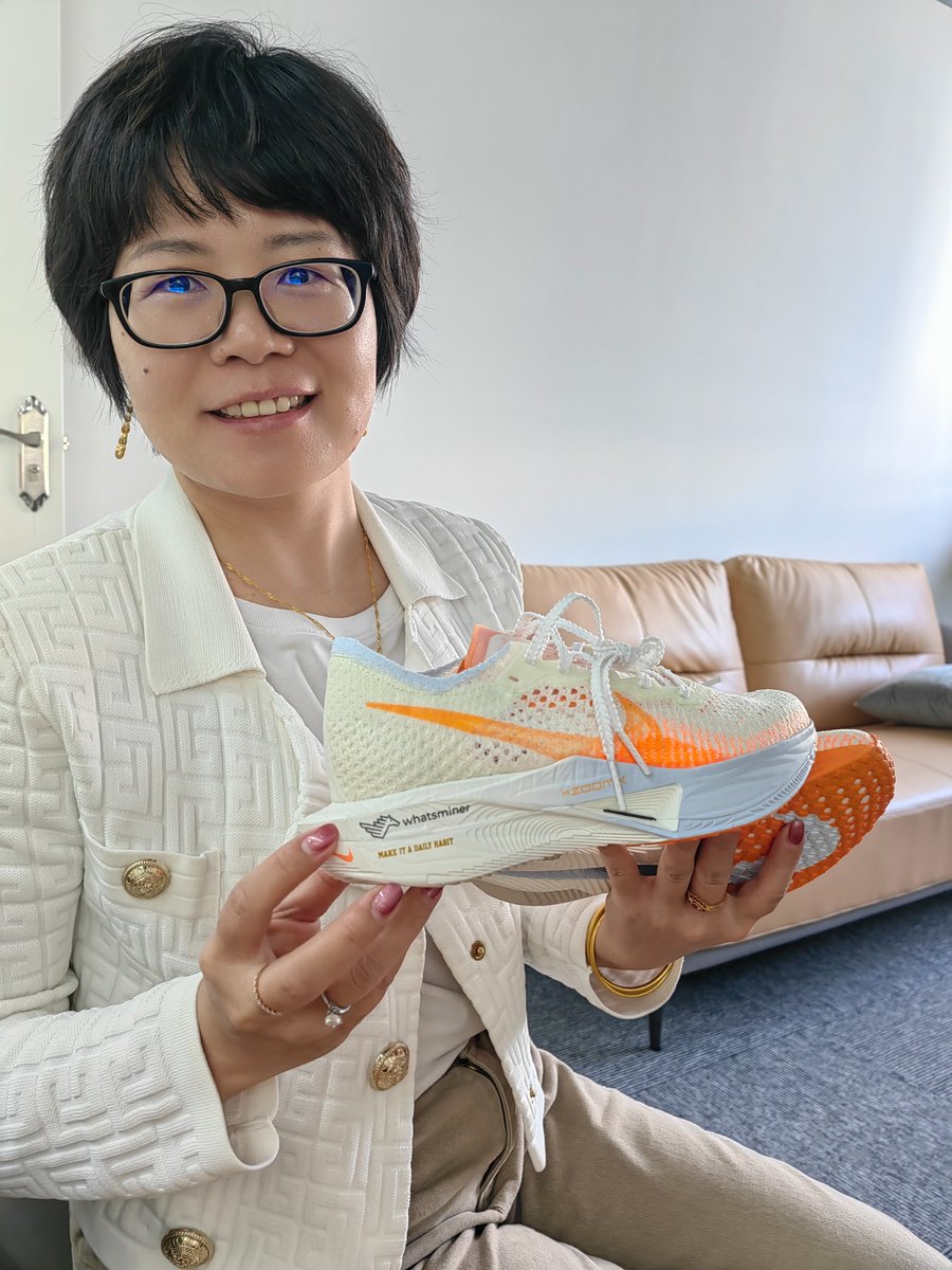 DJMinerJuan's tweet photo. I'm happy to get the special new year gift from MicroBT whatsminer factory. Bull runs, I'm running. All best wishes to MicroBT and our DJMINER, we runs together always.#microBT #whatsminer #bitcoinminig #Asic #BTC #cryptomining #hydromining #immersionmining https://t.co/S3vDKXyR64