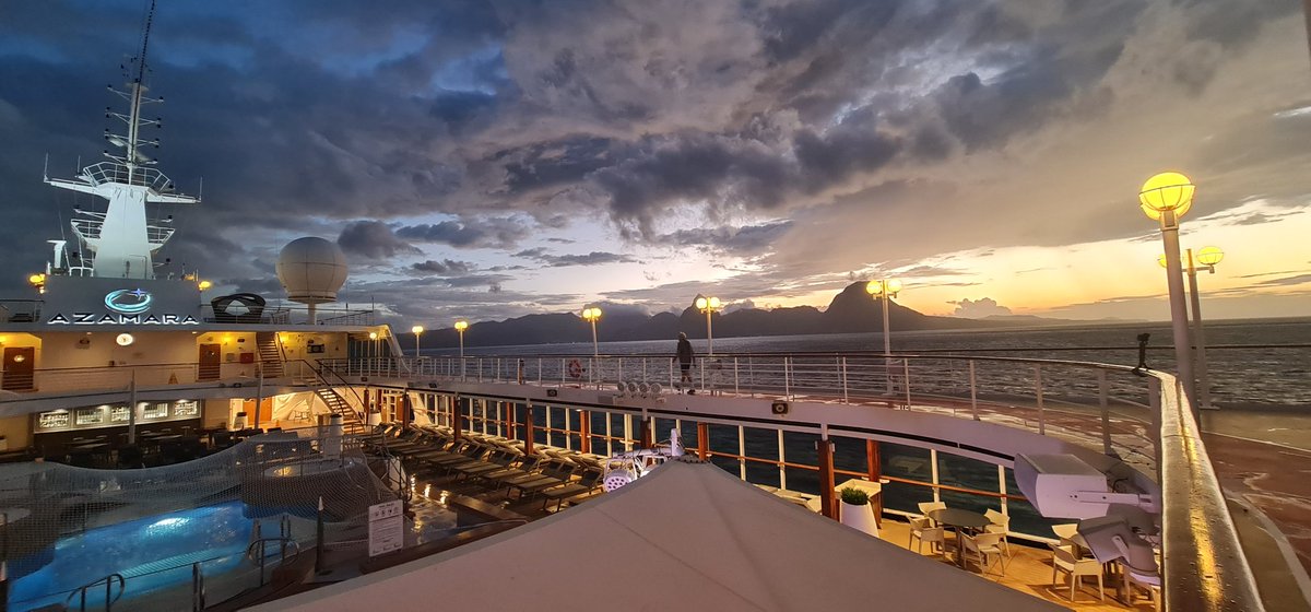 Sunrise sailing in to St Lucia! ❤️ #cruise #cruising #stlucia #Caribbeancruise #Azamara