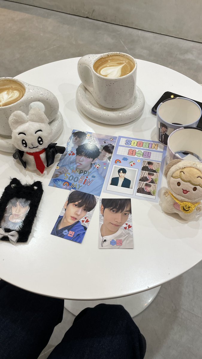 ____csb's tweet photo. アパートから近いんでスビンのセンイルお祝い行ってきました🙌🏻

嬉しい💕

らびさんからの装飾可愛い！！ありがとうございます🤍　@rabbit_moa 

#겨울하늘에서_발견한_수빈이라는별
#ToEternityWithSOOBIN
#愛されリーダースビンのお誕生日
#TOMORROW_X_TOGETHER https://t.co/qQTdgynO3Y