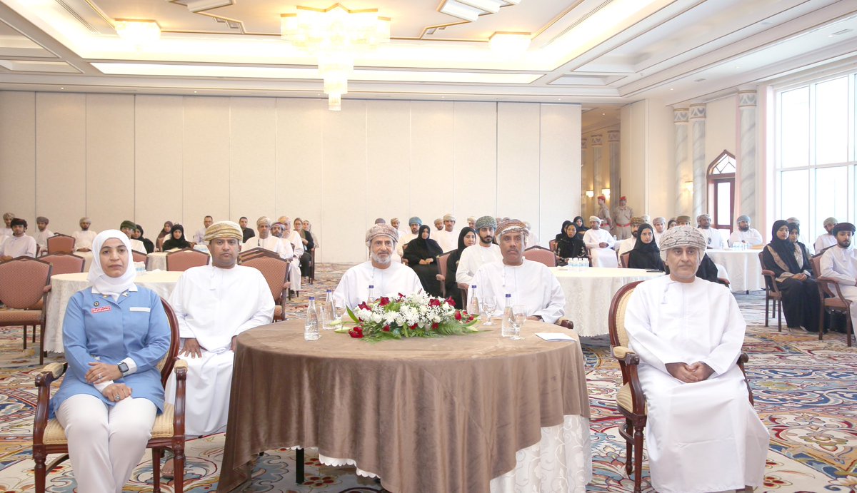 SPF_Oman's tweet photo. 🏷️ تمهيداً لتطبيق مواد اللائحة التنفيذية لقانون الحماية الاجتماعية والمتعلقة بتحديد المُستفيدين المؤهلين للحصول على منفعة الأشخاص ذوي الإعاقة، اختتم صندوق الحماية الاجتماعية ووزارة التنمية الاجتماعية بالتعاون مع مكتب منظمة اليونيسف في سلطنة عُمان، البرنامج التدريبي المكثف للدفعة الثانية والذي  يهدف إلى تمكين العاملين الاجتماعيين والصحيين من تطبيق أداة لتحديد الإعاقة الوظيفية، والتي هي عبارة عن أداة قياسية لتصنيف الإعاقة بناءً على القدرات والوظائف، وتعزيز الشمولية والمساواة وتمكين ذوي الإعاقة، وذلك في إطار تعزيز رأس المال البشري..

#صندوق_الحماية_الاجتماعية