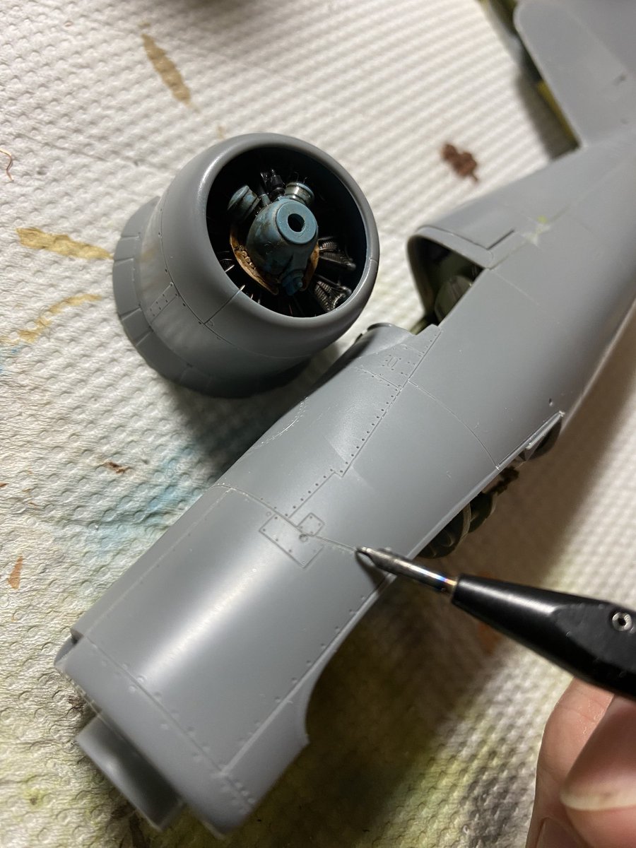 sanshiro99's tweet image. 久々の大戦機プラモ。しばらく筋彫りの掘りなおしが続きます。#コルセア　#F4U−1D