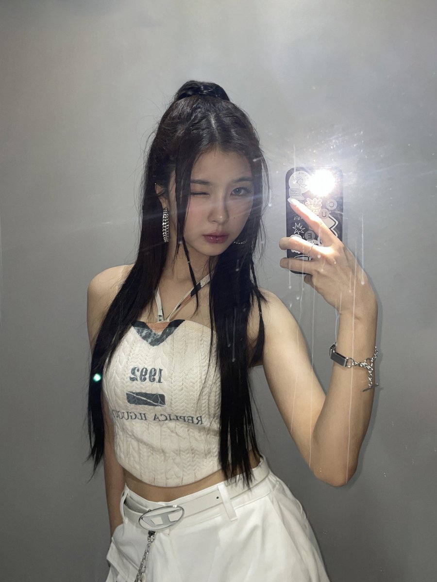 official_kep1er's tweet photo. 다람쥐의 갤러리 털기 2탄

#김다연 #DAYEON
#Kep1er #케플러 https://t.co/qrJnPpis7b