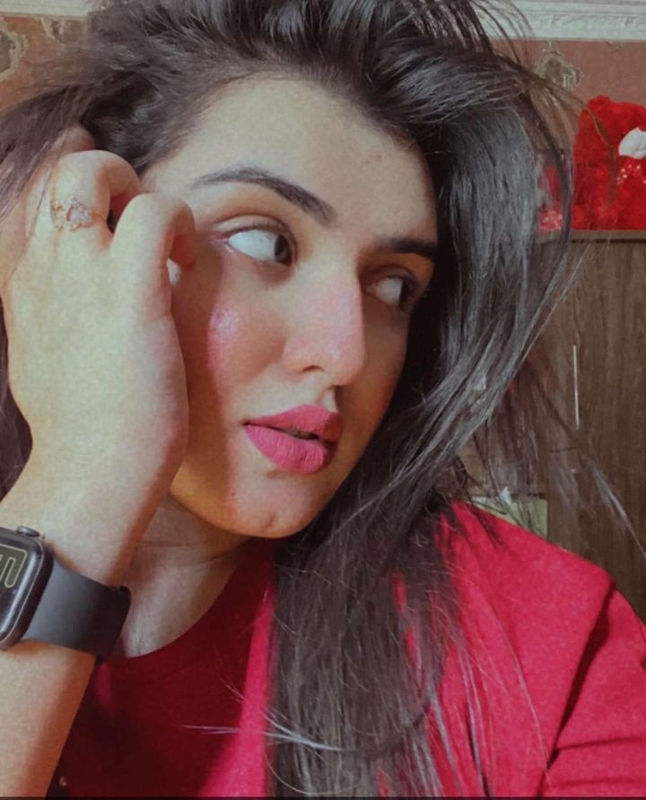 AqsaLeelaJamali's tweet photo. بتائیں کس کس کو فالوبیک چاہیے؟؟ 😊 میرے اکائونٹ کی فالوئنگ کا screenshot لے لیں 😆 https://t.co/tTDEIa1WIs