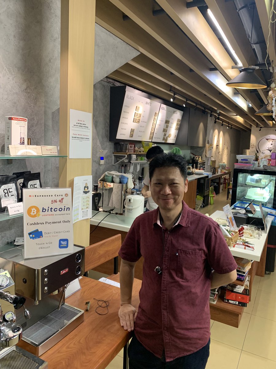 plan_marcus's tweet image. I’m at MyEspresso cafe in Malaysia run by @mykopikid (photo) talking lightning, liquid, price and much more and of course paying for our coffee with sats
So cool to meet bitcoiners whatever country I visit. #bitcoin provides on so many levels