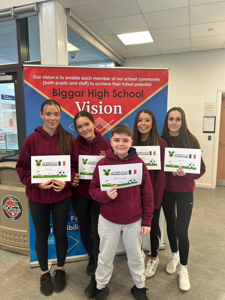 StrathavenML's tweet photo. A big well done to our S2 football stars who demonstrated their fabulous French football skills at @BiggarHigh last week as part of Le Foot et le Francophonie Project ⚽️ 🇫🇷 . Thanks for hosting us @BiggarModLangs 👏🏼 https://t.co/zpRNZUD1lv
