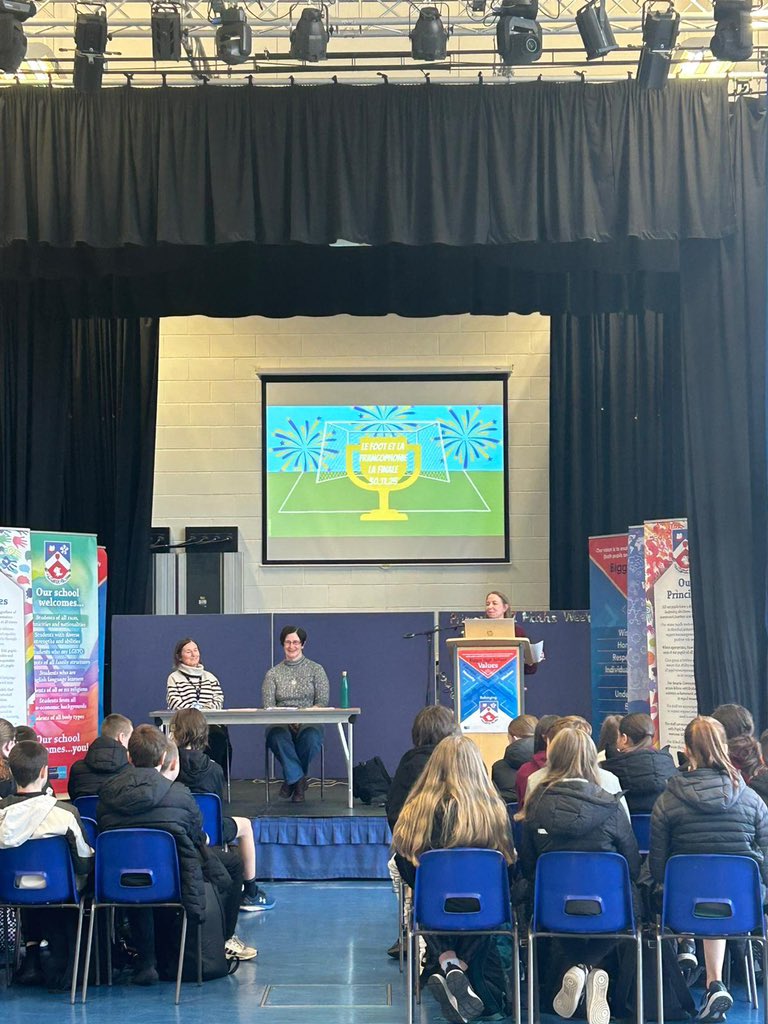 StrathavenML's tweet photo. A big well done to our S2 football stars who demonstrated their fabulous French football skills at @BiggarHigh last week as part of Le Foot et le Francophonie Project ⚽️ 🇫🇷 . Thanks for hosting us @BiggarModLangs 👏🏼 https://t.co/zpRNZUD1lv