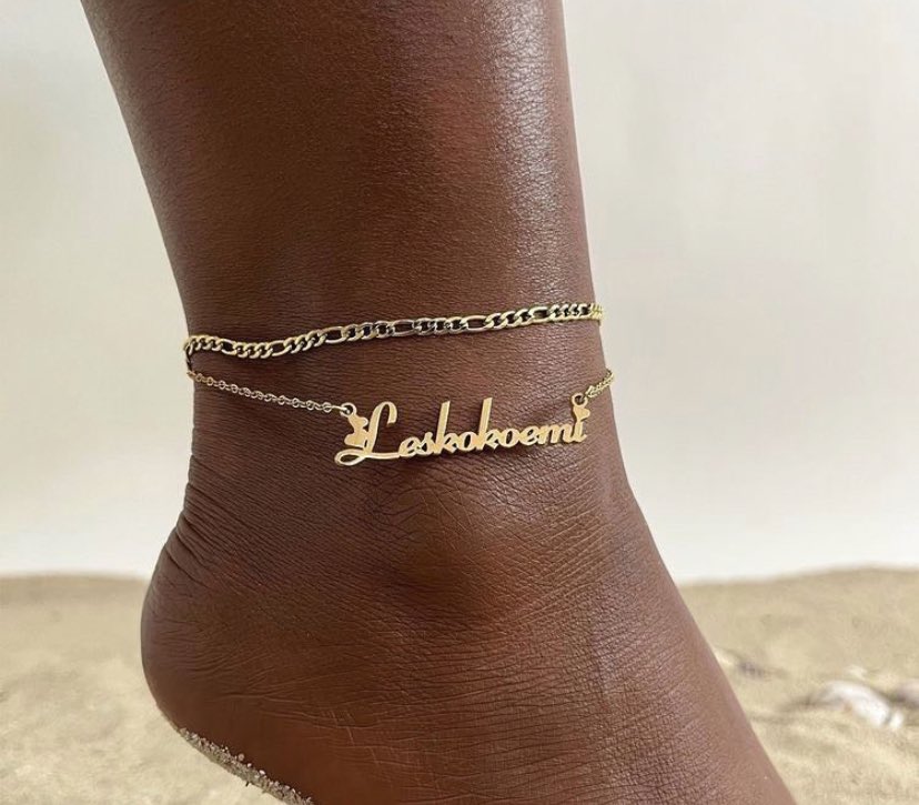 kostumbyteeta's tweet photo. Chained to style!
Cop your leg chains from us now and rock that edgy look! 💃✨
#LegChain #Fashionista https://t.co/FxYPNdYZ79
