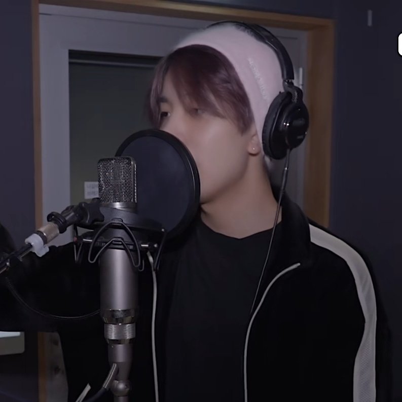 hourlylhs's tweet photo. 🎙️#HEESEUNG https://t.co/gmh3EpHOAV