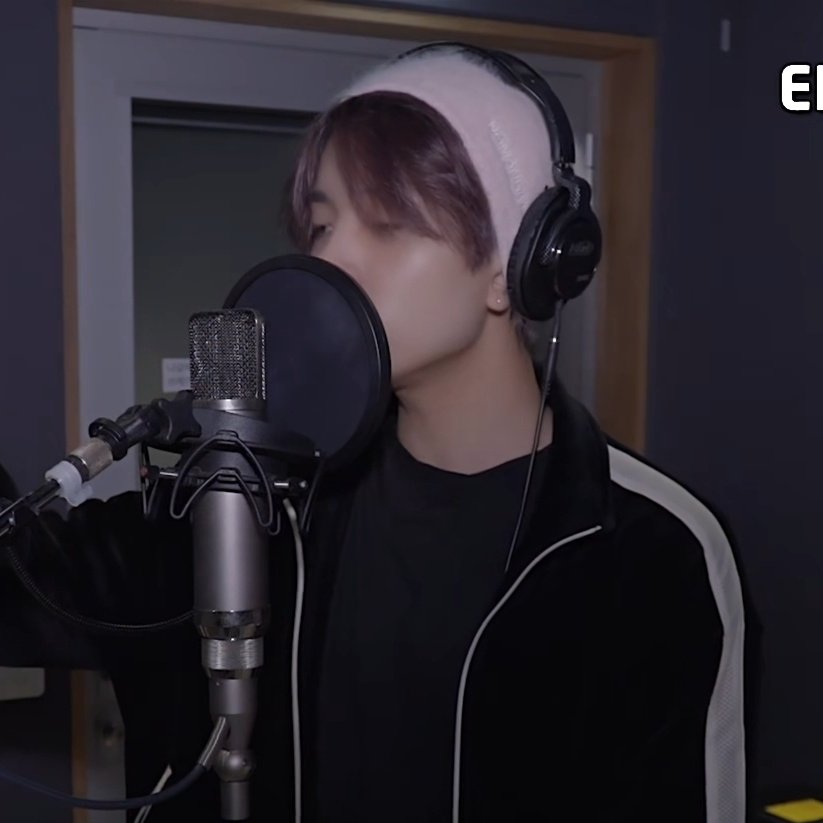hourlylhs's tweet photo. 🎙️#HEESEUNG https://t.co/gmh3EpHOAV