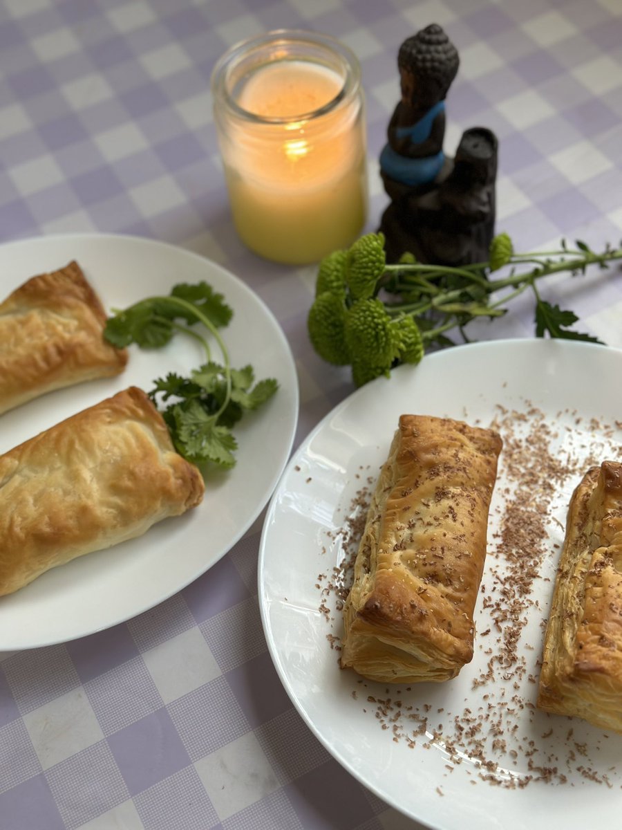 UJannavarapu's tweet photo. #WWAMasterchef @Mr_Chadda @MukhtarMiss 

Keerthana’s (Ground Ivy 2IM) vegetarian puffs packed with veggies and the irresistible sweetness of chocolate puffs. https://t.co/uXWdJiGfIM