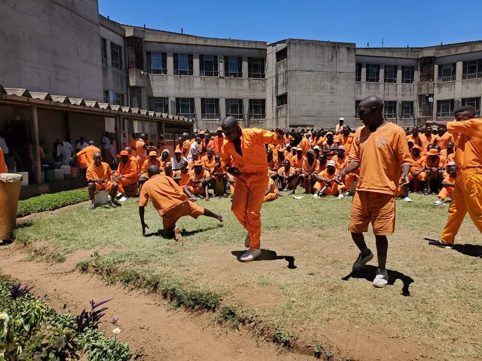 nash_wevhu's tweet photo. Today @StarfmZimbabwe crew was at Chikurubi Maximum Security Male Prison for #TXO (The Moxinator &amp; Dj Tatz Bless ) and #sunguravszimdancehall  alongside Godfather Templeman
#rehabilitation
#RadioLikeNoOther
#SoundingGoodAllTheTime https://t.co/E0mjMF5oqV