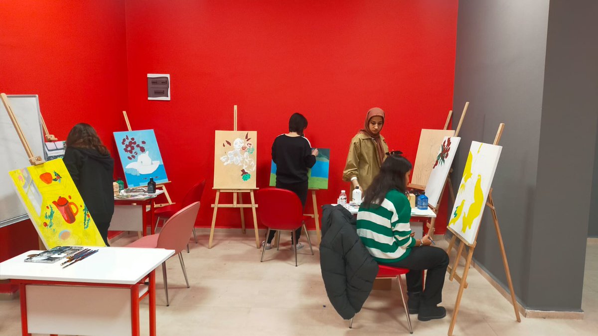 gamze6464's tweet photo. Ağızdan çıkan söz anlam bulur, zihinde yer bulan öge kalemden dökülünce çizim olur.Pamukkale  yurdumuzda  resim kursu öğrencilerimizin katılımıyla devam ediyor.
@omer_ilman @vildanbasbug @GSB_Denizli https://t.co/DS8LrDDauW