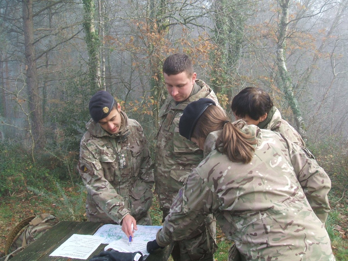 SouthEastRFCA's tweet photo. Last weekend #Army reserve soldiers from @165PortRegtRLC were putting their map reading abilities to the test at Bovington.
Find out more โก https://t.co/g5j7CexAlX
#ReservedForMore #SERFCA #SouthEastReserves https://t.co/vcMIErOoM8