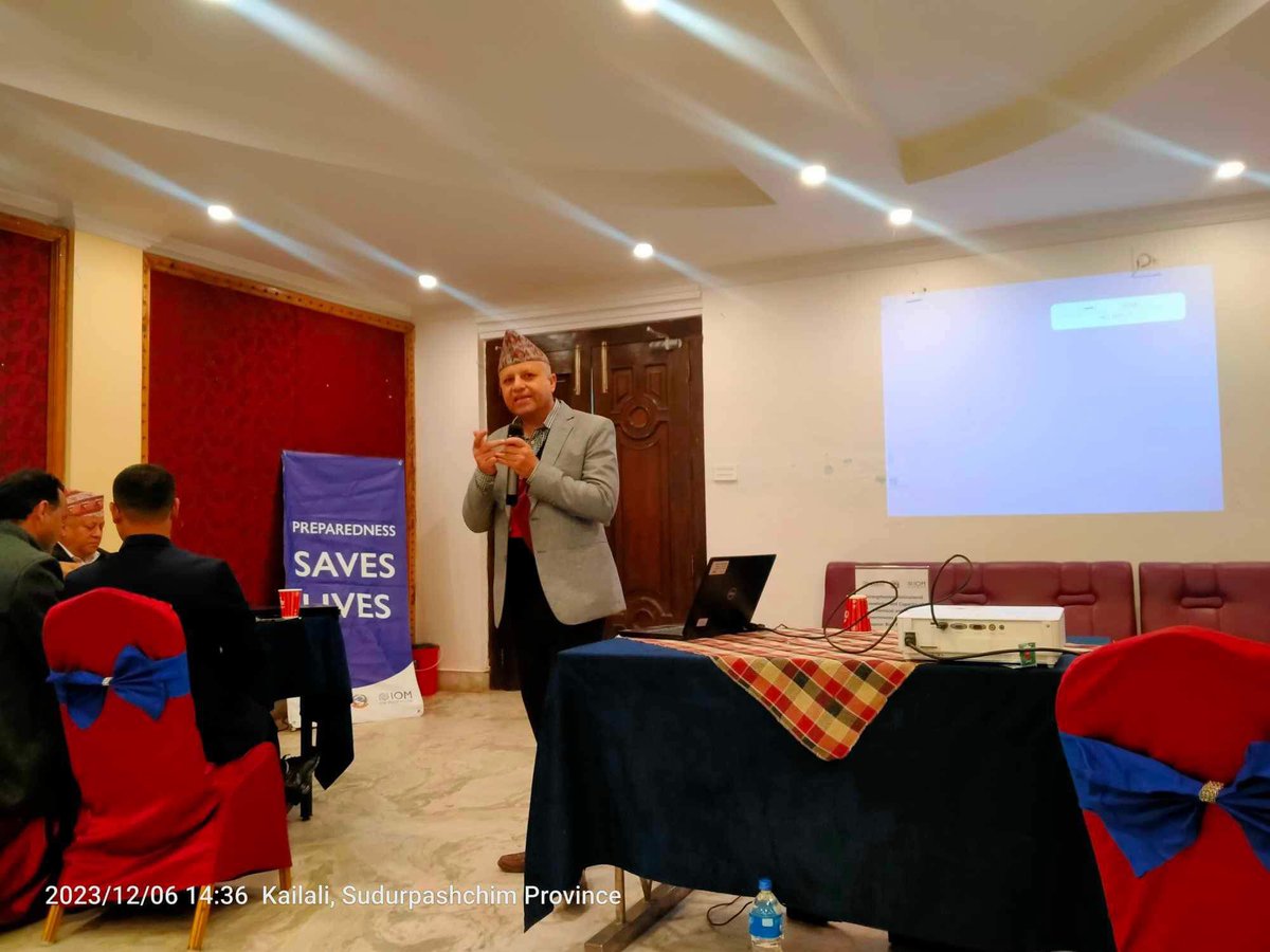 niru_nirupr2000's tweet photo. Chairperson of Janaki RM and DRR focal person of Tikapur municipality shared their learnings of Functional Simulation exercise on AA during the provincial COP lead by ministry of internal affair and law (MoIAL), Sudur paschim province.@DanRedCrossNP @NepalRedCross https://t.co/tP3CYZgtaL
