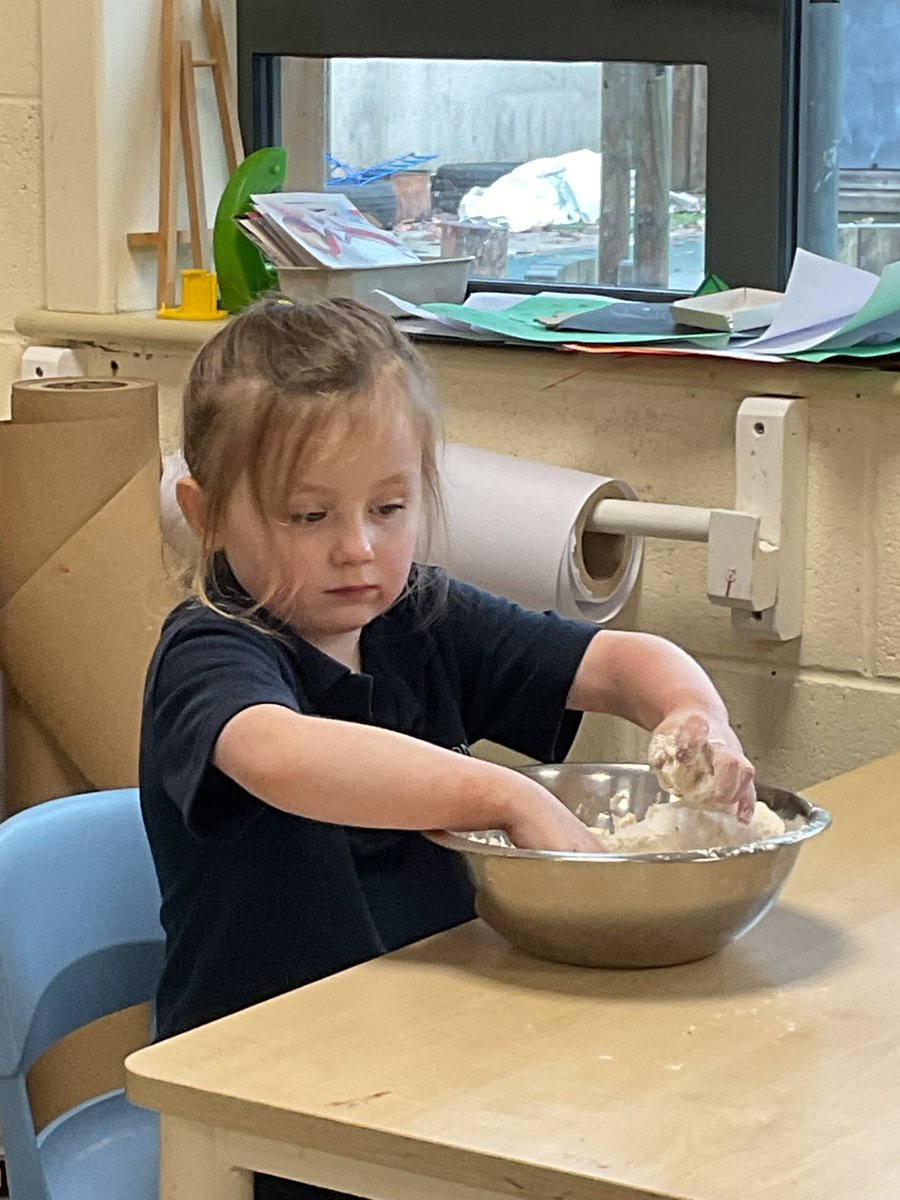 MonktonRecep's tweet photo. Thanks for the surprise, Gingerbread Man. We loved baking today! #MonktonRecep https://t.co/BaUSSZW5WE