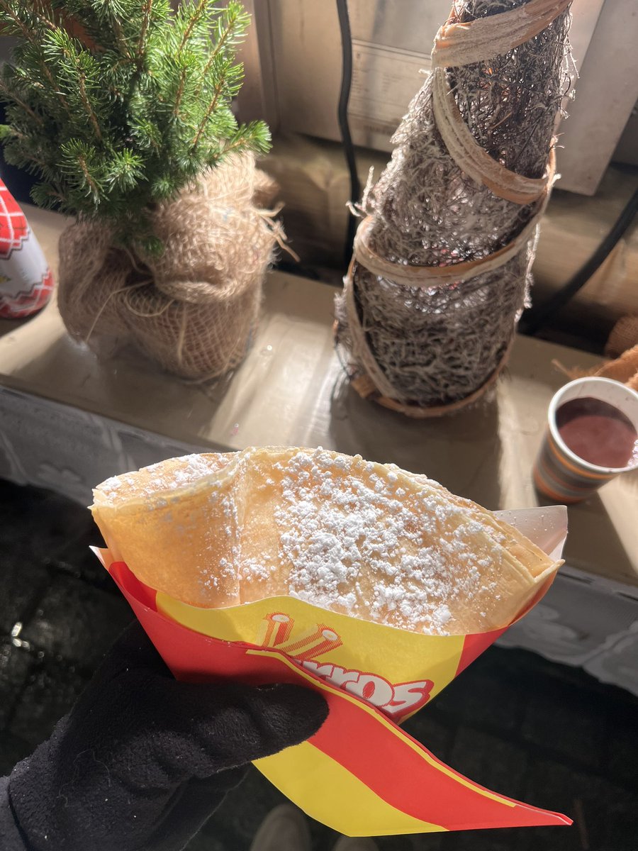 Lauren Round tweet media